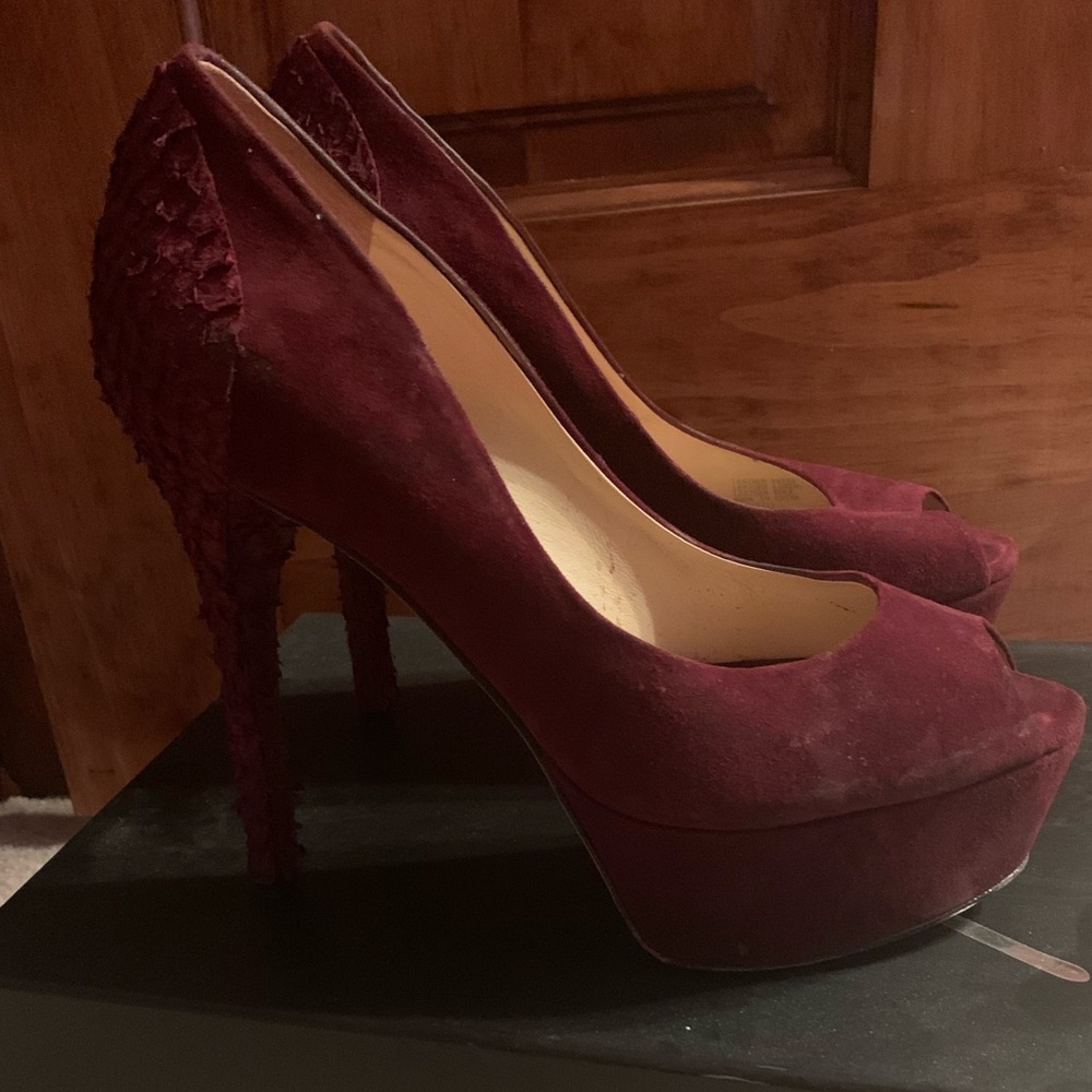 B Brian Atwood suede pumps size 7 - Picture 3 of 4